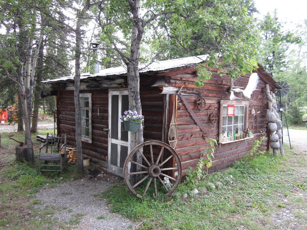Six Mile River Resort Tagish Exteriör bild