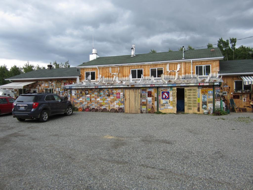 Six Mile River Resort Tagish Exteriör bild